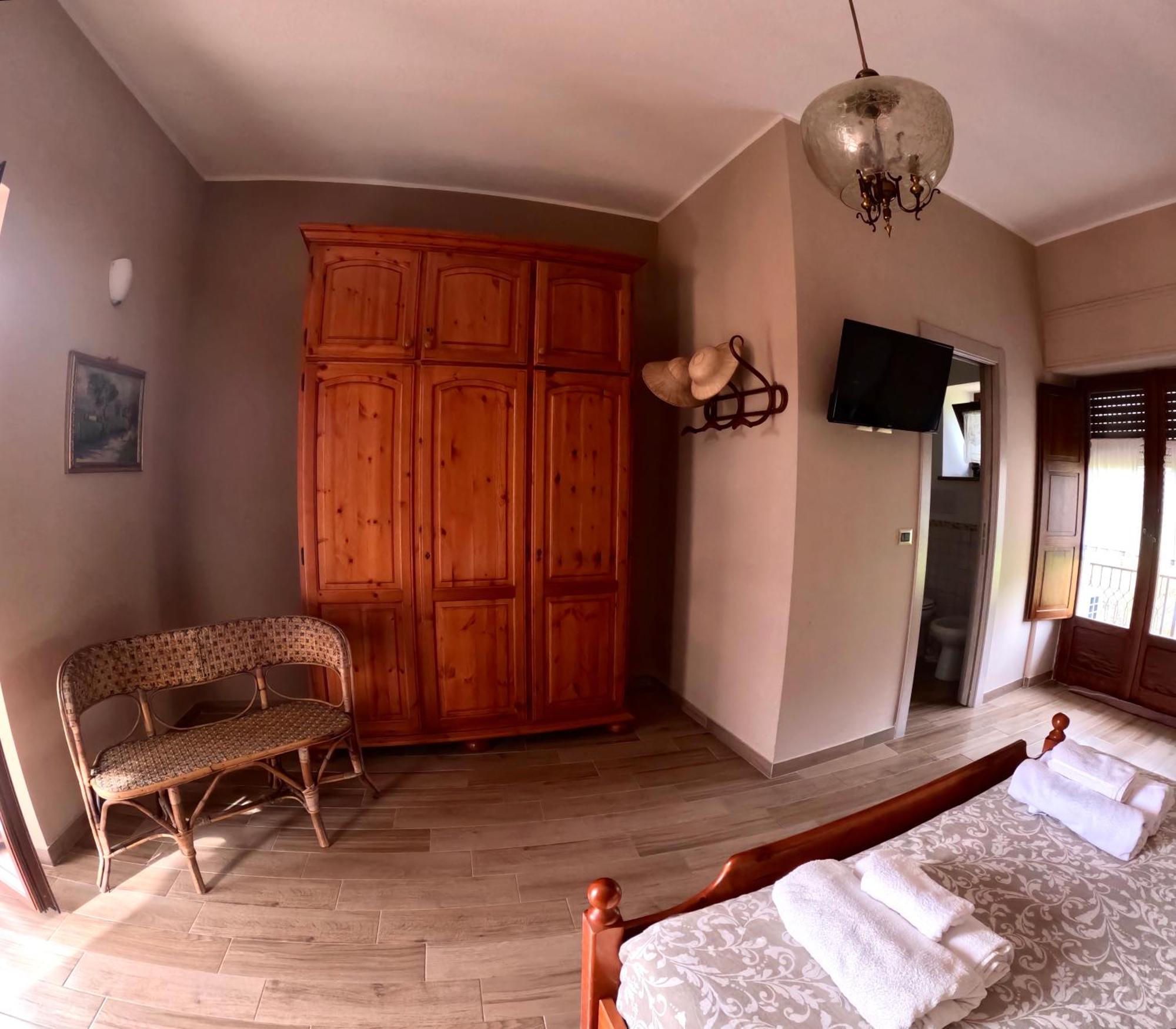 B&B A Casa Di Maybe Caserta Ngoại thất bức ảnh
