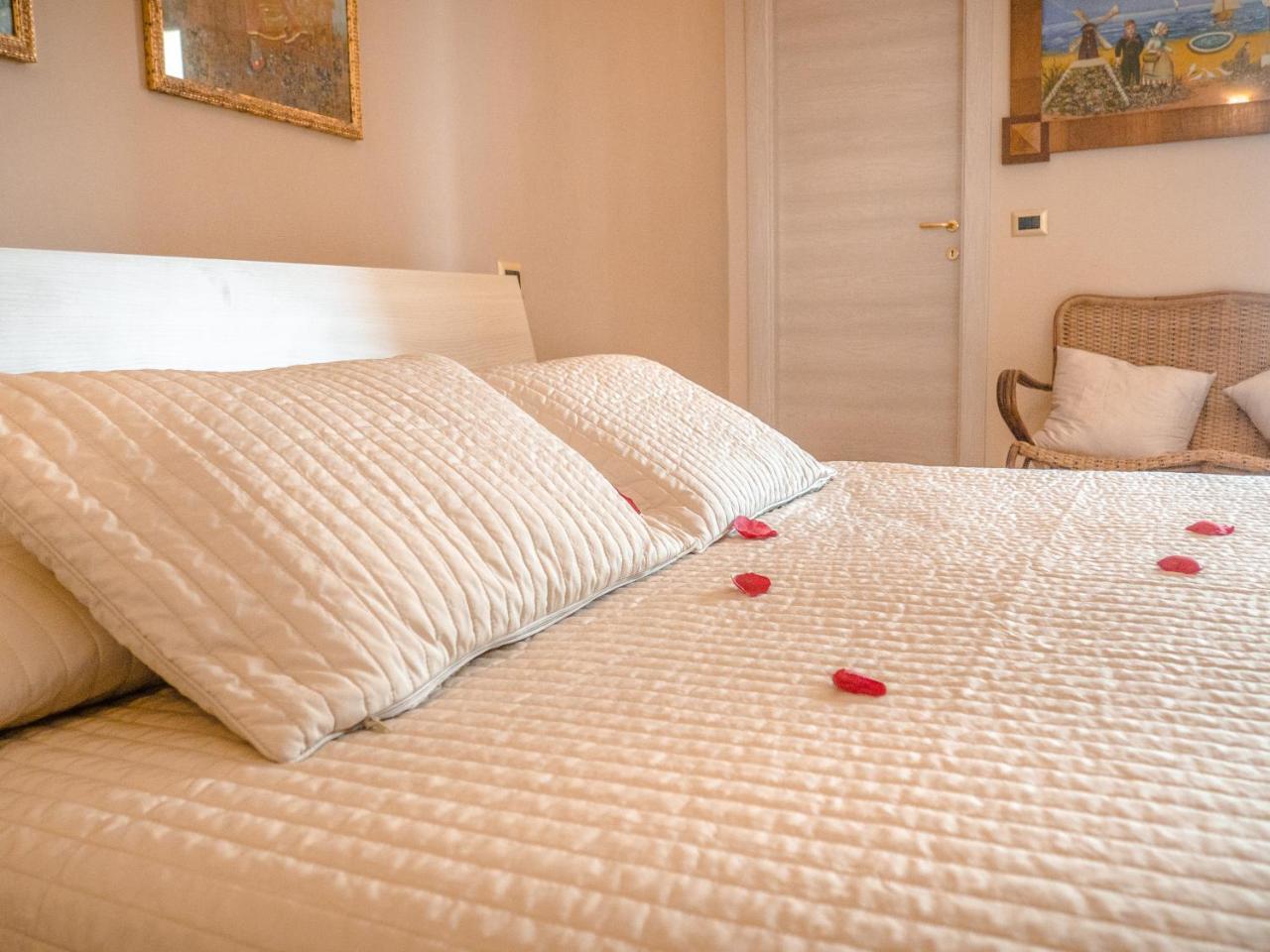 B&B A Casa Di Maybe Caserta Ngoại thất bức ảnh